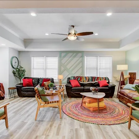 Penn Station Villa